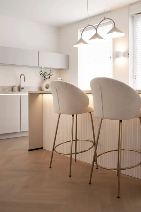Moderne lichte keuken Poeldijk | Kitchenstudio Den Haag