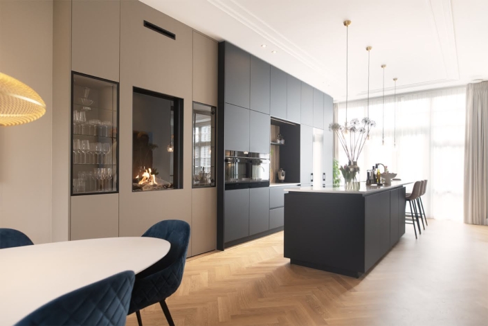 luxe-maatwerk-keuken-kookeiland-doorkijkhaard